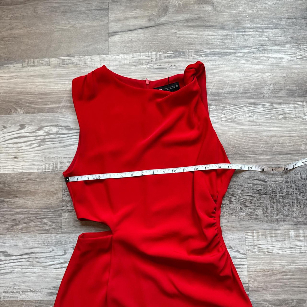 dresses - Picture 4 of 8